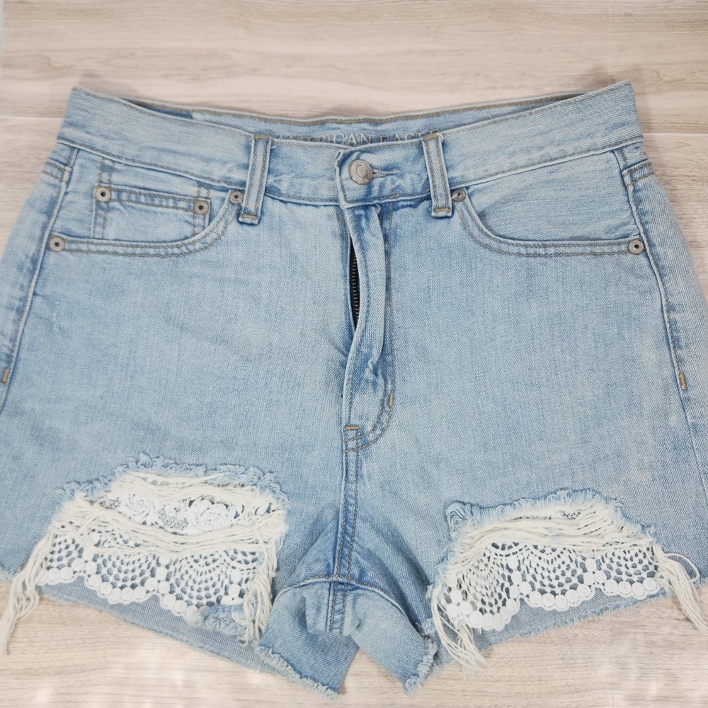 American Eagle Outfitters Mom Shorts Women's 6 Light Wash‎ Denim Crochet Hipster